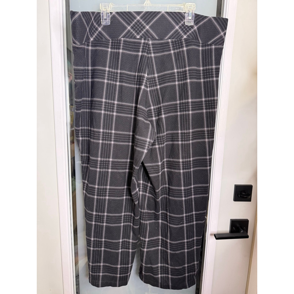 Torrid Black, Gray & White Pull On Pixie Wide Leg… - image 5